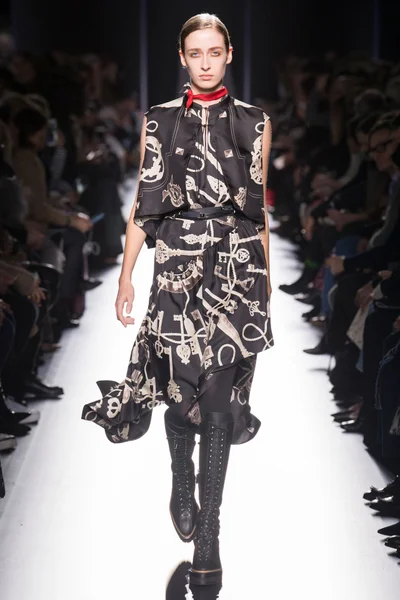 Look 40